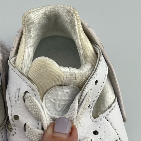 Nike Air White Toddler Huarache Run Sneakers 7049500110 US 7C Shoes - Picture 5 of 8